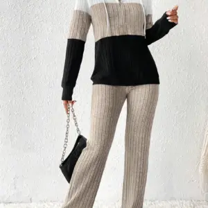 Cozy Sweatshirt And Trousers Combo